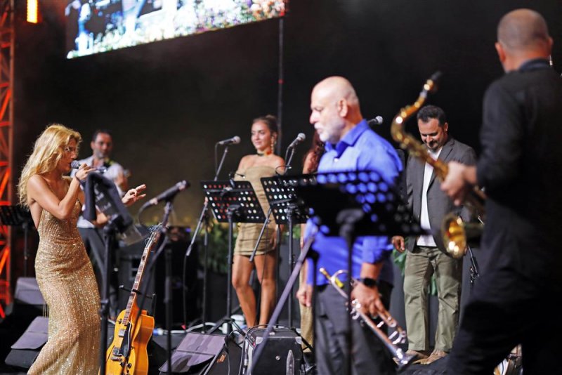 Alanya caz festivali’nin ikinci akşamında selen beytekin ve cecılıa krull rüzgarı esti