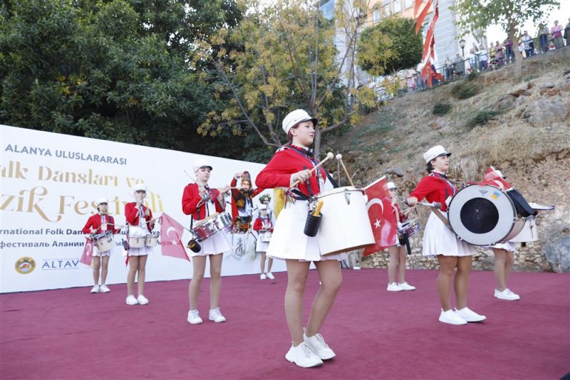 Alanya’da dans ve müzik dolu festival