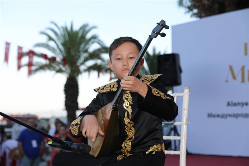 Alanya’da dans ve müzik dolu festival