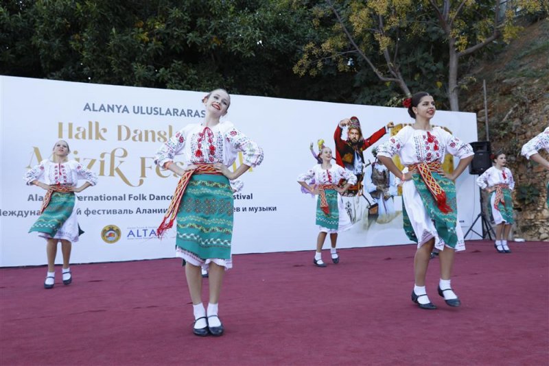 Alanya’da dans ve müzik dolu festival