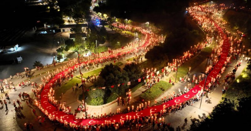 Antalya’da Cumhuriyet’in 101’Inci Yılında On Binler Cumhuriyet Için Yürüdü