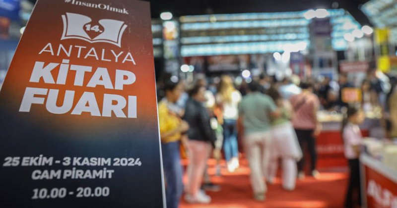 Antalya Kitap Fuarı’nda Genç Yazarlar Okurlarıyla Buluştu