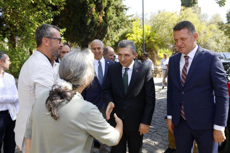 Vali hulusi şahin alanya kalesi’ndeki çalışmaları yerinde inceledi