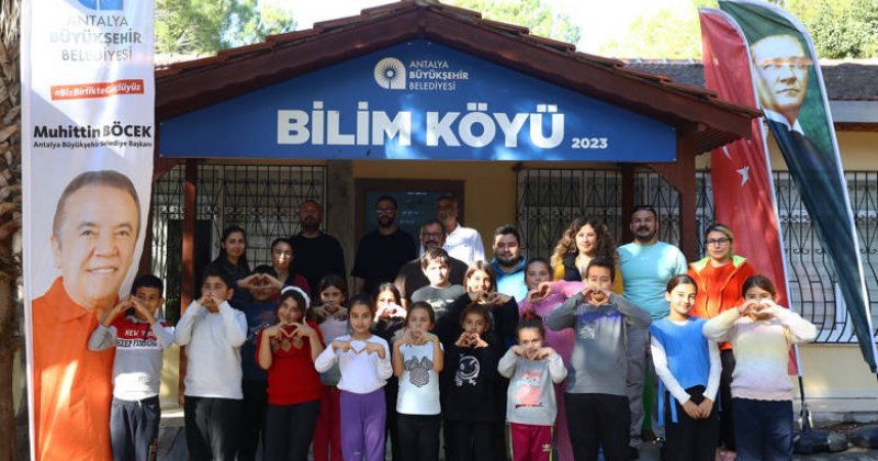 Öğrenciler Ara Tatillerinde Bilim Köyü’nde Eğlenerek Öğreniyor