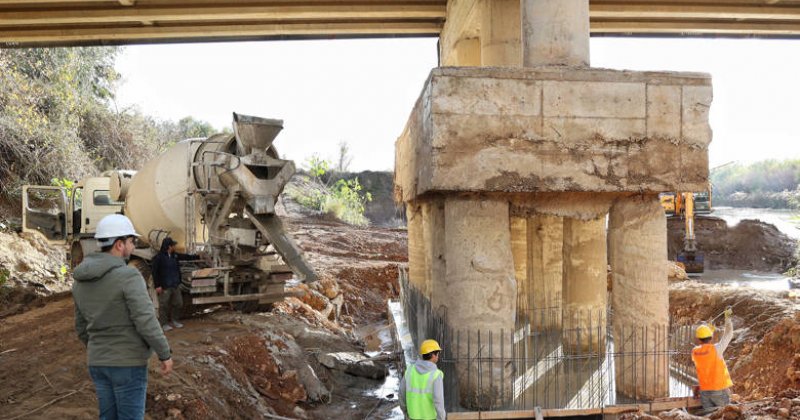 Büyükşehir Aksu Çayı Köprüsünün Ayağını Güçlendiriyor