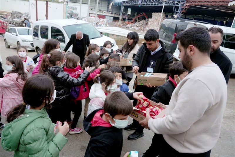 Öğrenciler sıfır atık konusunda bilinçlendiriliyor