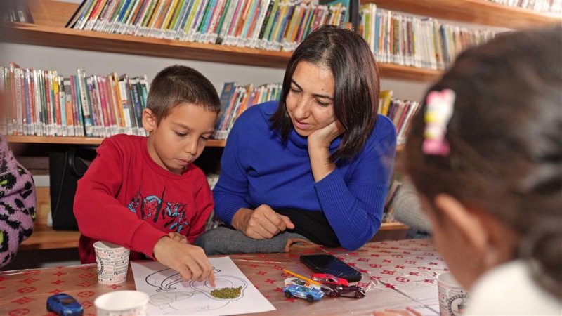 Alanya belediyesi çocuk kütüphanesi'nden öğrenciler için tam mesai