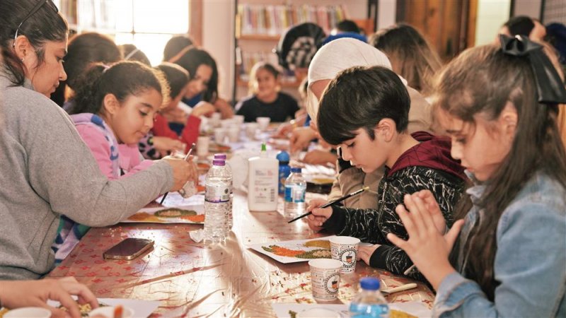 Alanya belediyesi çocuk kütüphanesi'nden öğrenciler için tam mesai