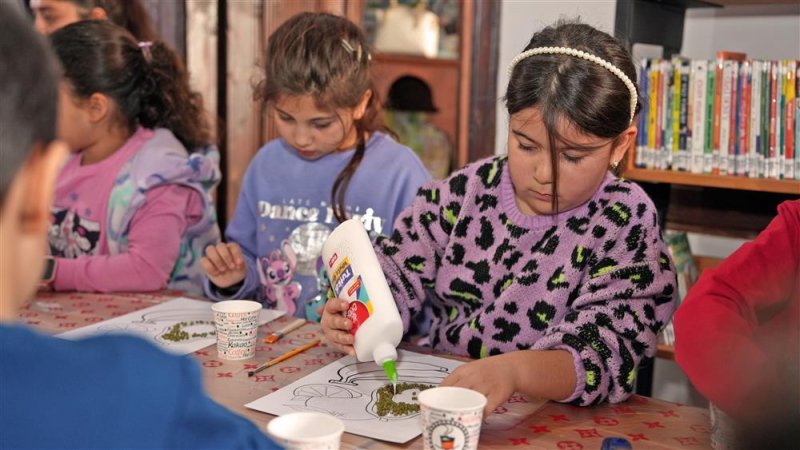 Alanya belediyesi çocuk kütüphanesi'nden öğrenciler için tam mesai