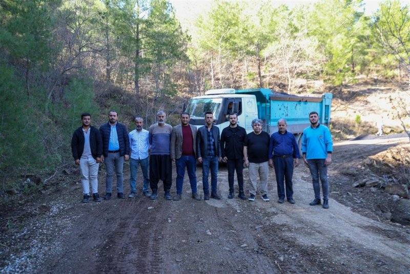 Alanya belediyesi kırsal mahallelerin yol hasretini sona erdiriyor