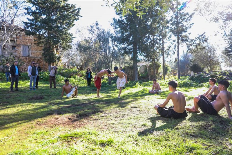 Alanya'nın geleneksel yörük oyunu 'aksır’ unesco yolunda