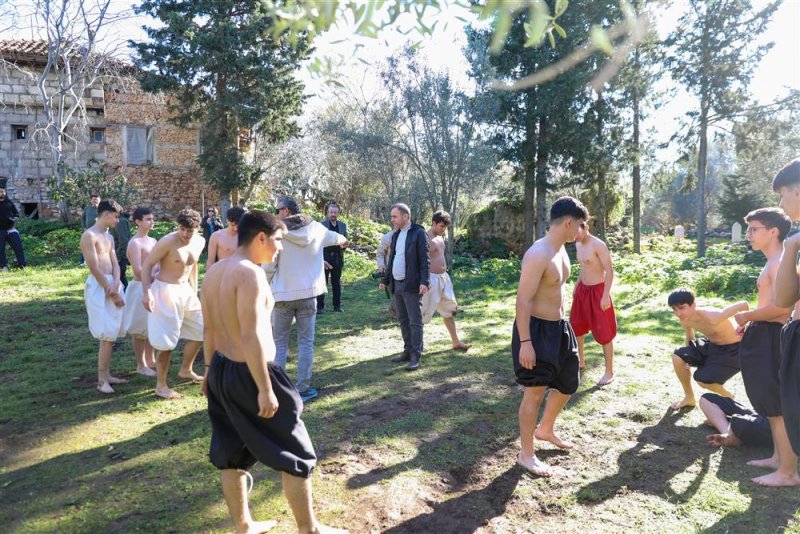 Alanya'nın geleneksel yörük oyunu 'aksır’ unesco yolunda