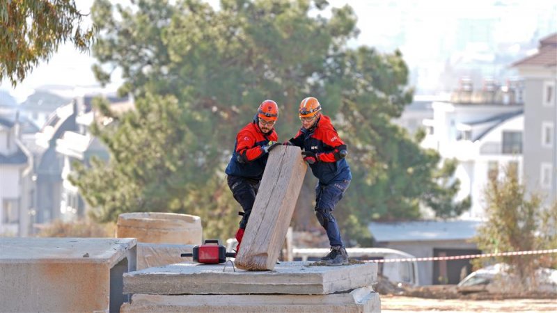 Alanya belediyesi’nden deprem farkındalık tatbikatı