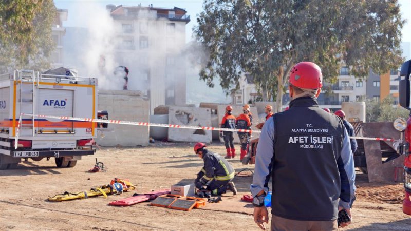 Alanya belediyesi’nden deprem farkındalık tatbikatı