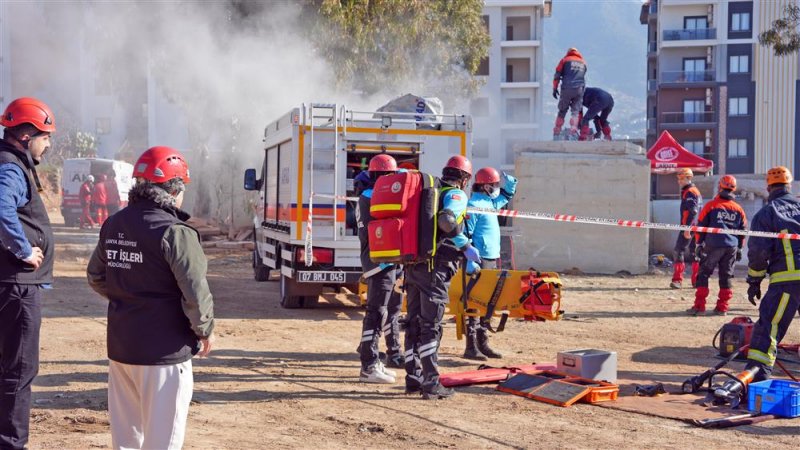 Alanya belediyesi’nden deprem farkındalık tatbikatı