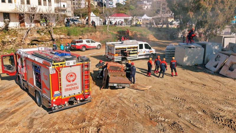 Alanya belediyesi’nden deprem farkındalık tatbikatı