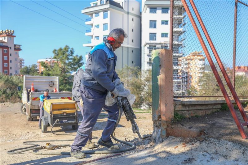 Alanya belediyesi’nden tosmur fatma özmüftüoğlu ilkokulu’na destek