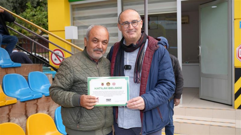 Alanya’daki halk otobüsü sürücülerine eğitim verildi