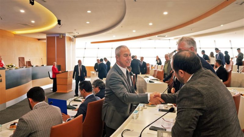 Başkan özçelik’ten, yeni hizmet binasında yeni müjdeler