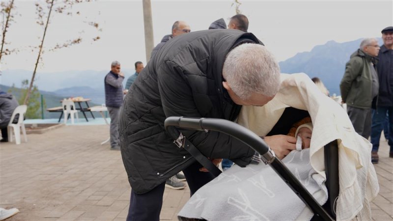 Akçatı’da imece usulüyle yapılan çok amaçlı salon hizmete açıldı