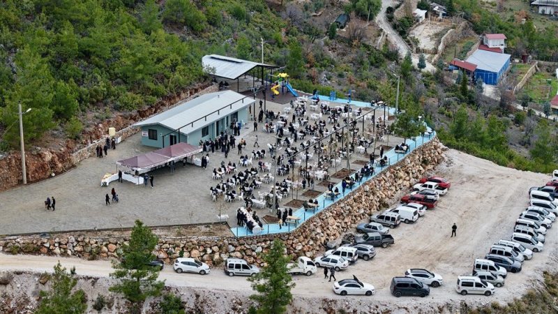 Akçatı’da imece usulüyle yapılan çok amaçlı salon hizmete açıldı