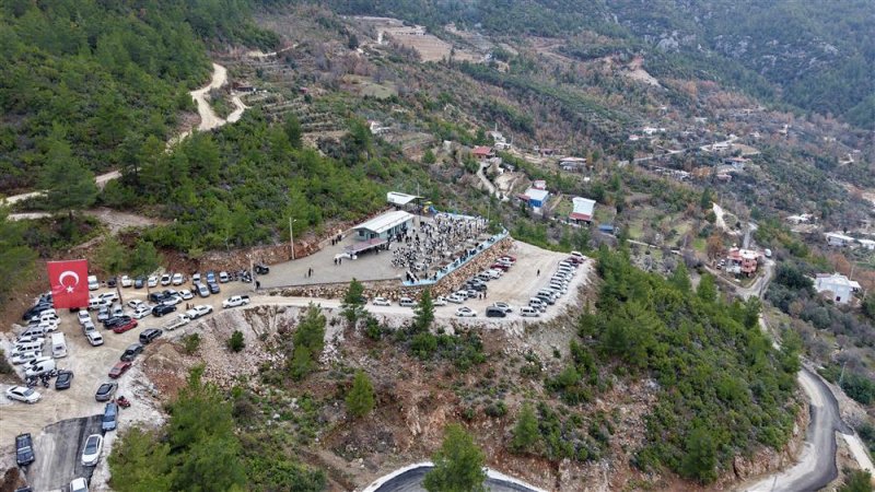 Akçatı’da imece usulüyle yapılan çok amaçlı salon hizmete açıldı