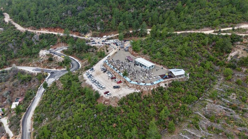 Akçatı’da imece usulüyle yapılan çok amaçlı salon hizmete açıldı