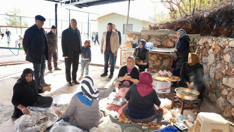 Akçatı’da imece usulüyle yapılan çok amaçlı salon hizmete açıldı