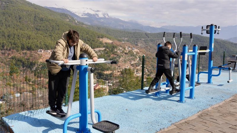 Akçatı’da imece usulüyle yapılan çok amaçlı salon hizmete açıldı